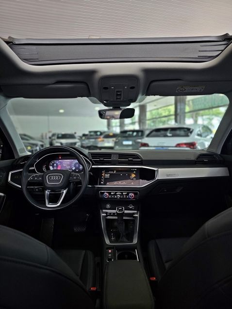Audi Q3 2.0 40 TFSI GASOLINA ANNIVERSARY EDITION QUATTRO TIPTRONIC 2023/2024 CARRO DEZ NOVO HAMBURGO / Carros no Vale Audi Q3 2.0 40 TFSI GASOLINA ANNIVERSARY EDITION QUATTRO TIPTRONIC 2023/2024 CARRO DEZ NOVO HAMBURGO / Carros no Vale