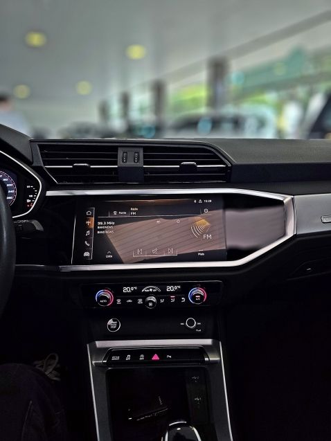 Audi Q3 2.0 40 TFSI GASOLINA ANNIVERSARY EDITION QUATTRO TIPTRONIC 2023/2024 CARRO DEZ NOVO HAMBURGO / Carros no Vale Audi Q3 2.0 40 TFSI GASOLINA ANNIVERSARY EDITION QUATTRO TIPTRONIC 2023/2024 CARRO DEZ NOVO HAMBURGO / Carros no Vale