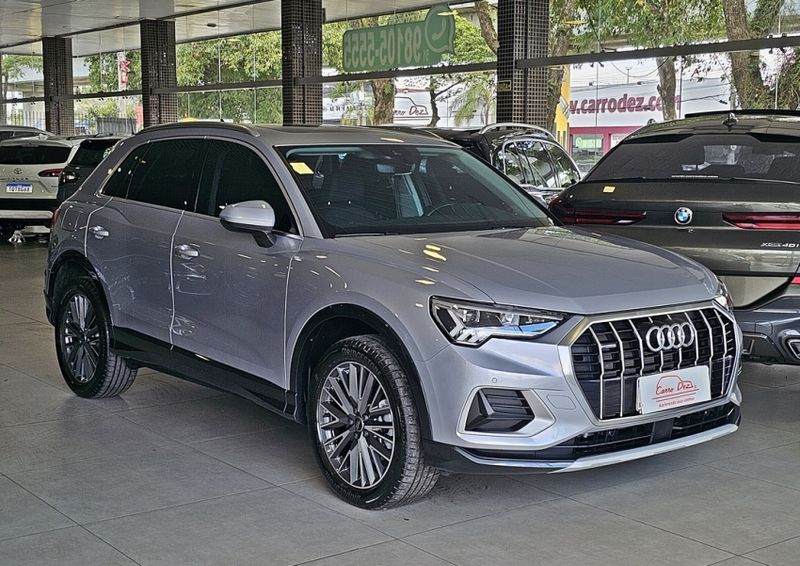Audi Q3 2.0 40 TFSI GASOLINA PERFORMANCE BLACK QUATTRO TIPTRONIC 2023/2024 CARRO DEZ NOVO HAMBURGO / Carros no Vale Audi Q3 2.0 40 TFSI GASOLINA PERFORMANCE BLACK QUATTRO TIPTRONIC 2023/2024 CARRO DEZ NOVO HAMBURGO / Carros no Vale