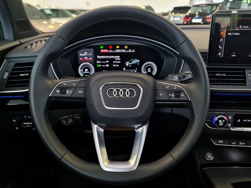 Audi Q5 2.0 55 TFSIE PHEV SPORTBACK PERFORMANCE BLACK QUATTRO S TRONIC 2022/2023 CARRO DEZ NOVO HAMBURGO / Carros no Vale Audi Q5 2.0 55 TFSIE PHEV SPORTBACK PERFORMANCE BLACK QUATTRO S TRONIC 2022/2023 CARRO DEZ NOVO HAMBURGO / Carros no Vale