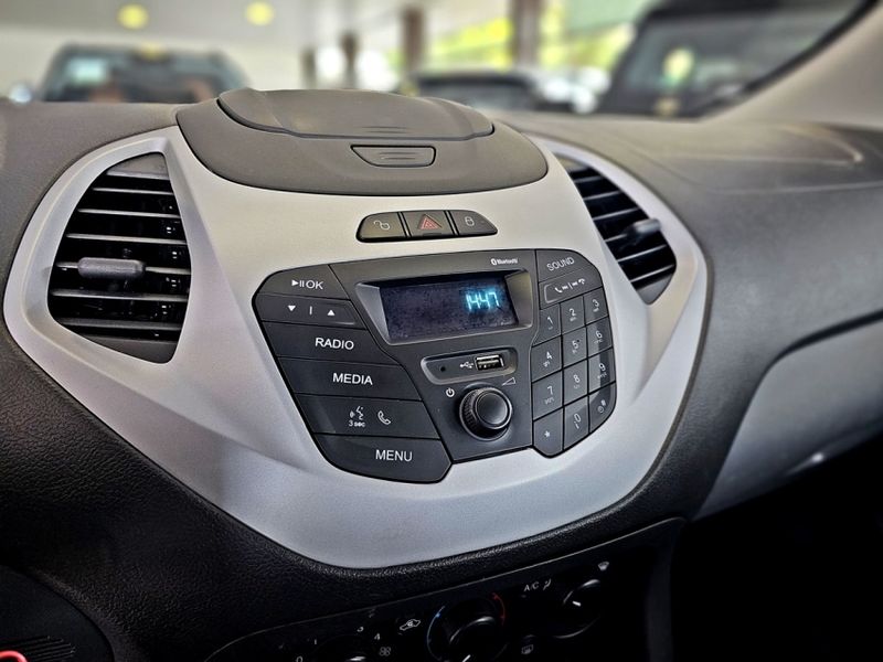 Ford KA 1.0 TI-VCT FLEX SE MANUAL 2018/2018 CARRO DEZ NOVO HAMBURGO / Carros no Vale