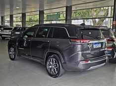 JEEP COMMANDER 1.3 T270 TURBO FLEX OVERLAND AT6 2024/2025 CARRO DEZ NOVO HAMBURGO / Carros no Vale