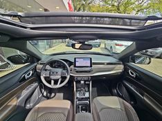 JEEP COMMANDER 1.3 T270 TURBO FLEX OVERLAND AT6 2024/2025 CARRO DEZ NOVO HAMBURGO / Carros no Vale