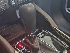 JEEP COMMANDER 1.3 T270 TURBO FLEX OVERLAND AT6 2024/2024 CARRO DEZ NOVO HAMBURGO / Carros no Vale