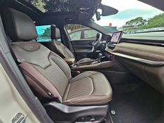 JEEP COMMANDER 2.0 TD380 TURBO DIESEL OVERLAND AT9 2023/2023 CARRO DEZ NOVO HAMBURGO / Carros no Vale