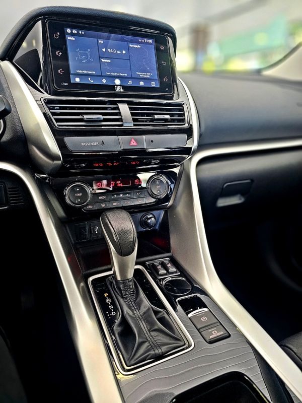 Mitsubishi ECLIPSE CROSS 1.5 MIVEC TURBO GASOLINA HPE CVT 2023/2024 CARRO DEZ NOVO HAMBURGO / Carros no Vale Mitsubishi ECLIPSE CROSS 1.5 MIVEC TURBO GASOLINA HPE CVT 2023/2024 CARRO DEZ NOVO HAMBURGO / Carros no Vale