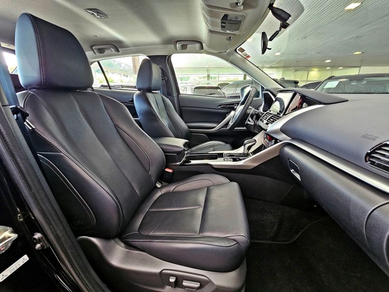 Mitsubishi ECLIPSE CROSS 1.5 MIVEC TURBO GASOLINA HPE CVT 2023/2024 CARRO DEZ NOVO HAMBURGO / Carros no Vale Mitsubishi ECLIPSE CROSS 1.5 MIVEC TURBO GASOLINA HPE CVT 2023/2024 CARRO DEZ NOVO HAMBURGO / Carros no Vale