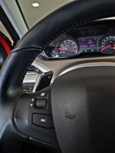 Peugeot 2008 1.6 16V FLEX ALLURE 4P AUTOMÁTICO 2017/2017 CARRO DEZ NOVO HAMBURGO / Carros no Vale Peugeot 2008 1.6 16V FLEX ALLURE 4P AUTOMÁTICO 2017/2017 CARRO DEZ NOVO HAMBURGO / Carros no Vale