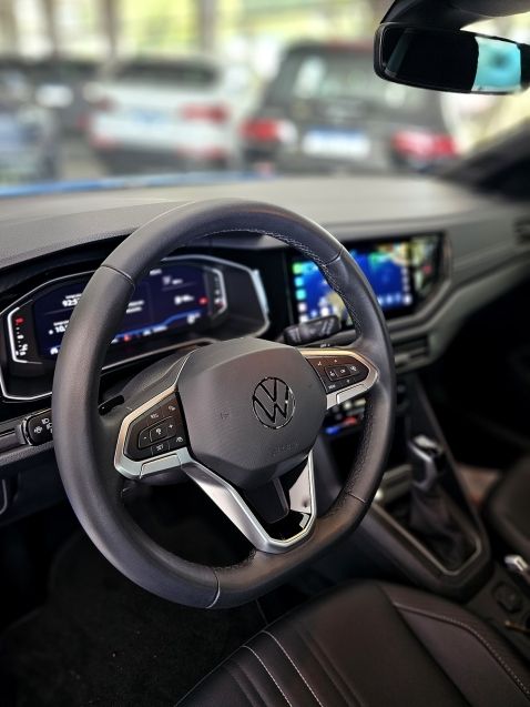Volkswagen NIVUS 1.0 200 TSI TOTAL FLEX HIGHLINE AUTOMÁTICO 2025/2025 CARRO DEZ NOVO HAMBURGO / Carros no Vale Volkswagen NIVUS 1.0 200 TSI TOTAL FLEX HIGHLINE AUTOMÁTICO 2025/2025 CARRO DEZ NOVO HAMBURGO / Carros no Vale