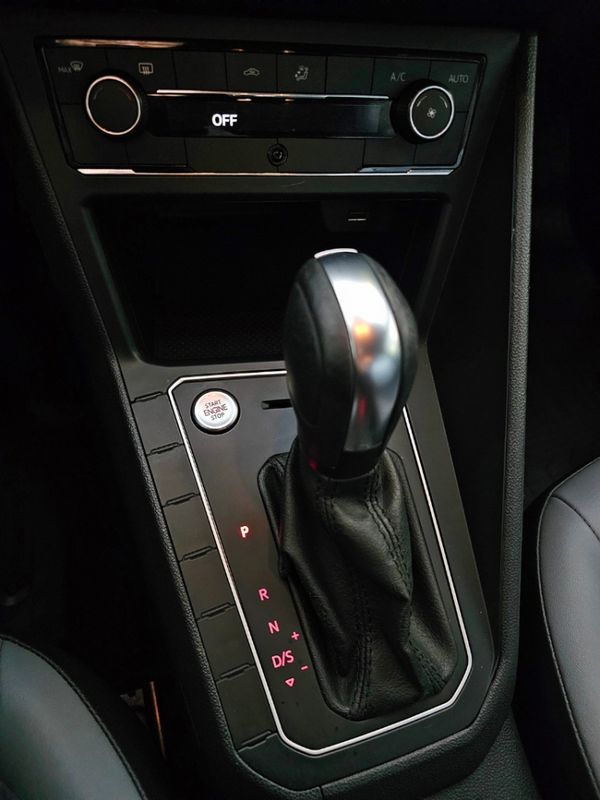 Volkswagen NIVUS 1.0 200 TSI TOTAL FLEX HIGHLINE AUTOMÁTICO 2021/2021 CARRO DEZ NOVO HAMBURGO / Carros no Vale Volkswagen NIVUS 1.0 200 TSI TOTAL FLEX HIGHLINE AUTOMÁTICO 2021/2021 CARRO DEZ NOVO HAMBURGO / Carros no Vale