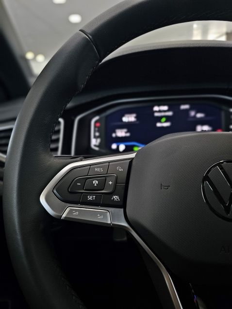 Volkswagen NIVUS 1.0 200 TSI TOTAL FLEX HIGHLINE AUTOMÁTICO 2025/2025 CARRO DEZ NOVO HAMBURGO / Carros no Vale Volkswagen NIVUS 1.0 200 TSI TOTAL FLEX HIGHLINE AUTOMÁTICO 2025/2025 CARRO DEZ NOVO HAMBURGO / Carros no Vale