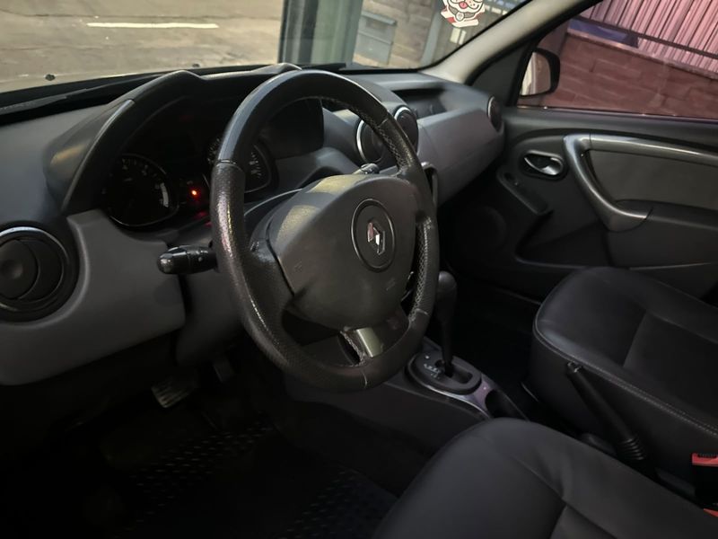 Renault DUSTER 2.0 DYNAMIQUE 4X2 16V FLEX 4P AUTOMÁTICO 2012/2013 CARRO AUTOMARCAS CAXIAS DO SUL / Carros no Vale