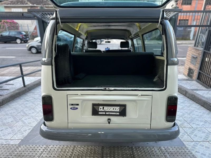 Volkswagen KOMBI 1.6 MI STD LOTAÇÃO 8V GASOLINA 3P MANUAL 2003/2003 CARRO AUTOMARCAS CAXIAS DO SUL / Carros no Vale Volkswagen KOMBI 1.6 MI STD LOTAÇÃO 8V GASOLINA 3P MANUAL 2003/2003 CARRO AUTOMARCAS CAXIAS DO SUL / Carros no Vale