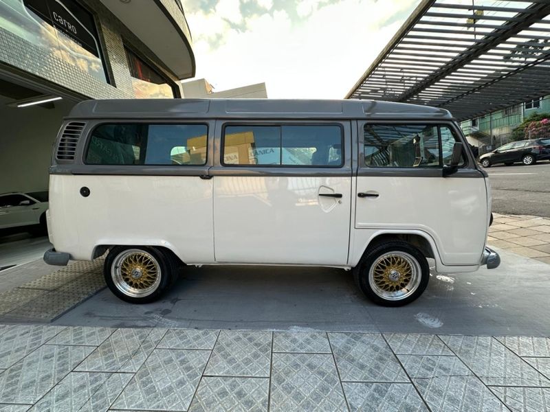Volkswagen KOMBI 1.6 MI STD LOTAÇÃO 8V GASOLINA 3P MANUAL 2003/2003 CARRO AUTOMARCAS CAXIAS DO SUL / Carros no Vale Volkswagen KOMBI 1.6 MI STD LOTAÇÃO 8V GASOLINA 3P MANUAL 2003/2003 CARRO AUTOMARCAS CAXIAS DO SUL / Carros no Vale