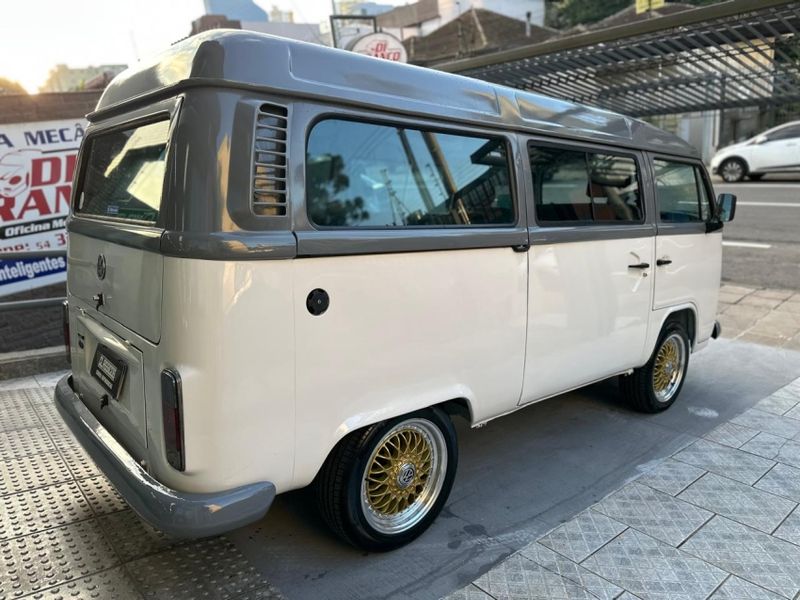 Volkswagen KOMBI 1.6 MI STD LOTAÇÃO 8V GASOLINA 3P MANUAL 2003/2003 CARRO AUTOMARCAS CAXIAS DO SUL / Carros no Vale Volkswagen KOMBI 1.6 MI STD LOTAÇÃO 8V GASOLINA 3P MANUAL 2003/2003 CARRO AUTOMARCAS CAXIAS DO SUL / Carros no Vale