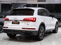 Audi Q5 2.0 55 TFSIE PHEV PERFORMANCE BLACK QUATTRO S TRONIC 2024/2024 VIA BELLA VEÍCULOS ESPECIAIS CAXIAS DO SUL / Carros no Vale