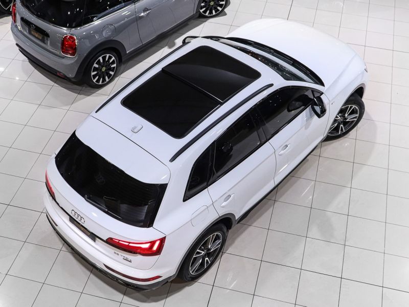 Audi Q5 2.0 55 TFSIE PHEV PERFORMANCE BLACK QUATTRO S TRONIC 2024/2024 VIA BELLA VEÍCULOS ESPECIAIS CAXIAS DO SUL / Carros no Vale Audi Q5 2.0 55 TFSIE PHEV PERFORMANCE BLACK QUATTRO S TRONIC 2024/2024 VIA BELLA VEÍCULOS ESPECIAIS CAXIAS DO SUL / Carros no Vale