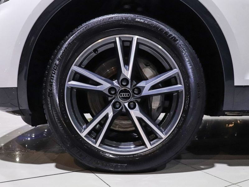 Audi Q5 2.0 55 TFSIE PHEV PERFORMANCE BLACK QUATTRO S TRONIC 2024/2024 VIA BELLA VEÍCULOS ESPECIAIS CAXIAS DO SUL / Carros no Vale Audi Q5 2.0 55 TFSIE PHEV PERFORMANCE BLACK QUATTRO S TRONIC 2024/2024 VIA BELLA VEÍCULOS ESPECIAIS CAXIAS DO SUL / Carros no Vale