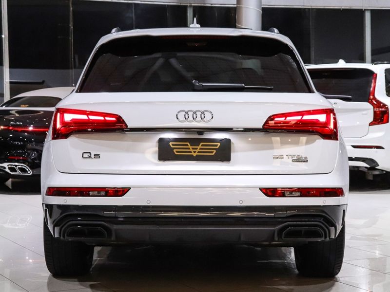 Audi Q5 2.0 55 TFSIE PHEV PERFORMANCE BLACK QUATTRO S TRONIC 2024/2024 VIA BELLA VEÍCULOS ESPECIAIS CAXIAS DO SUL / Carros no Vale Audi Q5 2.0 55 TFSIE PHEV PERFORMANCE BLACK QUATTRO S TRONIC 2024/2024 VIA BELLA VEÍCULOS ESPECIAIS CAXIAS DO SUL / Carros no Vale