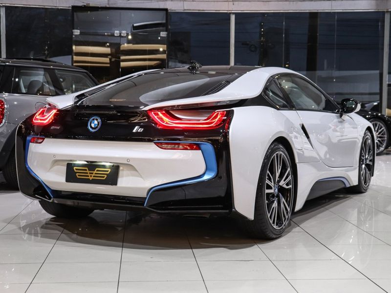 BMW I8 1.5 12V HYBRID EDRIVE AUTOMÁTICO 2014/2015 VIA BELLA VEÍCULOS ESPECIAIS CAXIAS DO SUL / Carros no Vale