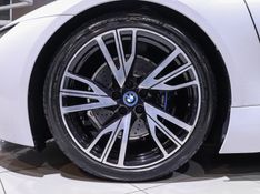 BMW I8 1.5 12V HYBRID EDRIVE AUTOMÁTICO 2014/2015 VIA BELLA VEÍCULOS ESPECIAIS CAXIAS DO SUL / Carros no Vale