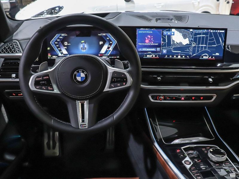BMW X7 4.4 V8 GASOLINA M60i STEPTRONIC 2024/2025 VIA BELLA VEÍCULOS ESPECIAIS CAXIAS DO SUL / Carros no Vale BMW X7 4.4 V8 GASOLINA M60i STEPTRONIC 2024/2025 VIA BELLA VEÍCULOS ESPECIAIS CAXIAS DO SUL / Carros no Vale