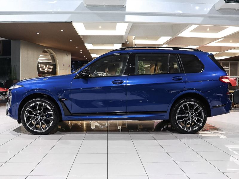 BMW X7 4.4 V8 GASOLINA M60i STEPTRONIC 2024/2025 VIA BELLA VEÍCULOS ESPECIAIS CAXIAS DO SUL / Carros no Vale BMW X7 4.4 V8 GASOLINA M60i STEPTRONIC 2024/2025 VIA BELLA VEÍCULOS ESPECIAIS CAXIAS DO SUL / Carros no Vale