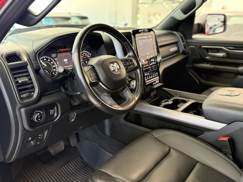 Dodge RAM RAM 1500 REBEL CD 5.7 V8 HEMI 4X4 AT8 (RESERVADA) 2022 SÓ MOTOS E AUTOMÓVEIS SANTA CRUZ DO SUL / Carros no Vale Dodge RAM RAM 1500 REBEL CD 5.7 V8 HEMI 4X4 AT8 (RESERVADA) 2022 SÓ MOTOS E AUTOMÓVEIS SANTA CRUZ DO SUL / Carros no Vale