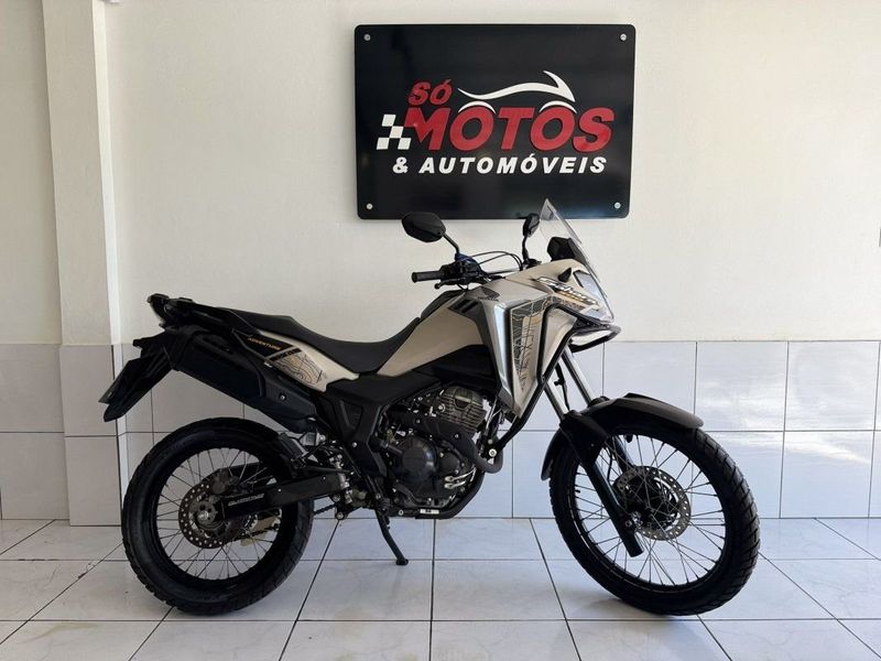 Honda SAHARA 300 ADVENTURE ABS 2025 SÓ MOTOS E AUTOMÓVEIS SANTA CRUZ DO SUL / Carros no Vale