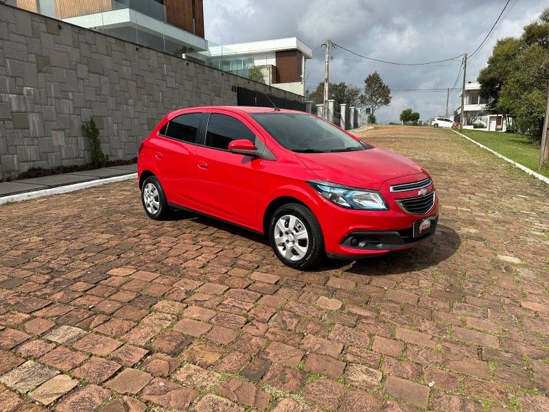 Chevrolet ONIX LT 1.4 2013 GRASSI VEÍCULOS LAJEADO / Carros no Vale Chevrolet ONIX LT 1.4 2013 GRASSI VEÍCULOS LAJEADO / Carros no Vale