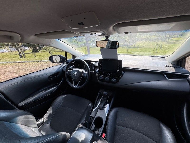 Toyota COROLLA GLI 2.0 2022 GRASSI VEÍCULOS LAJEADO / Carros no Vale