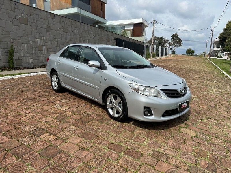 Toyota COROLLA XEi 2.0 2012 GRASSI VEÍCULOS LAJEADO / Carros no Vale