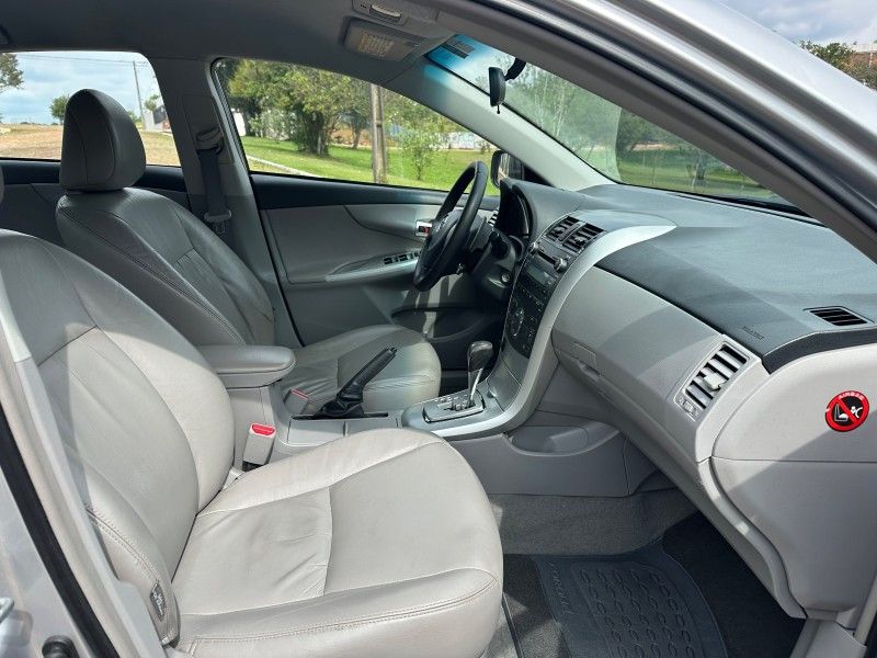 Toyota COROLLA XEi 2.0 2012 GRASSI VEÍCULOS LAJEADO / Carros no Vale