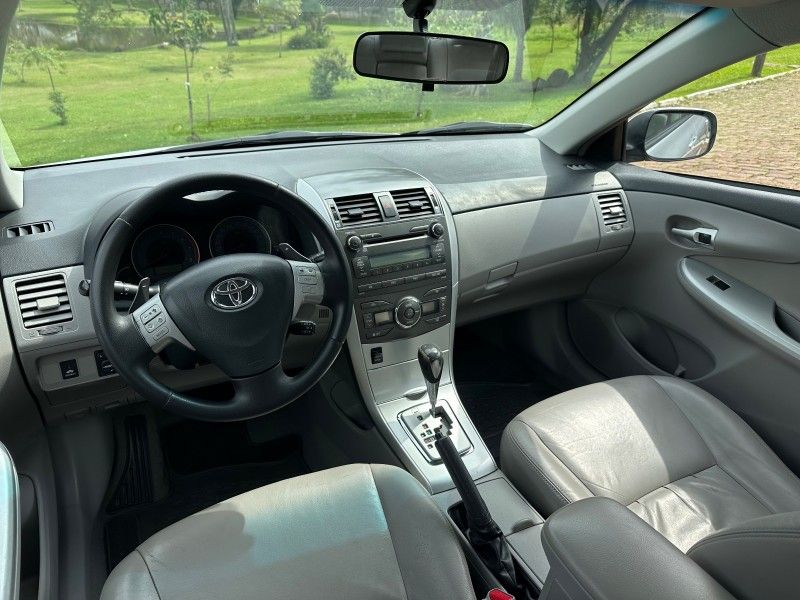 Toyota COROLLA XEi 2.0 2012 GRASSI VEÍCULOS LAJEADO / Carros no Vale