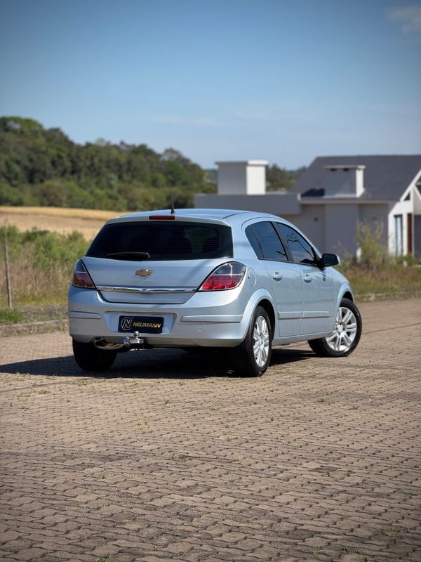 Chevrolet VECTRA GT 2.0 2010 NEUMANN VEÍCULOS ARROIO DO MEIO / Carros no Vale Chevrolet VECTRA GT 2.0 2010 NEUMANN VEÍCULOS ARROIO DO MEIO / Carros no Vale