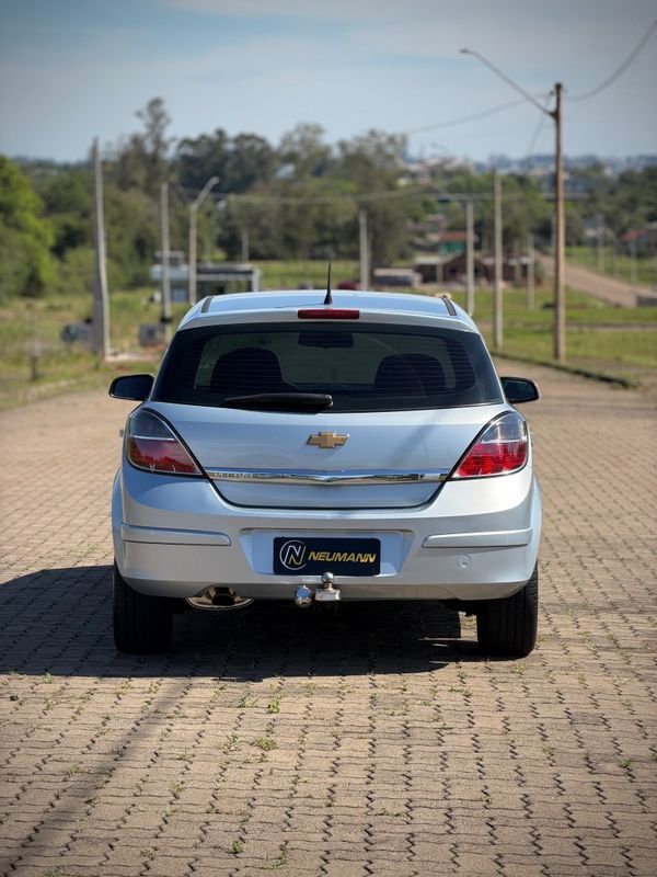Chevrolet VECTRA GT 2.0 2010 NEUMANN VEÍCULOS ARROIO DO MEIO / Carros no Vale Chevrolet VECTRA GT 2.0 2010 NEUMANN VEÍCULOS ARROIO DO MEIO / Carros no Vale