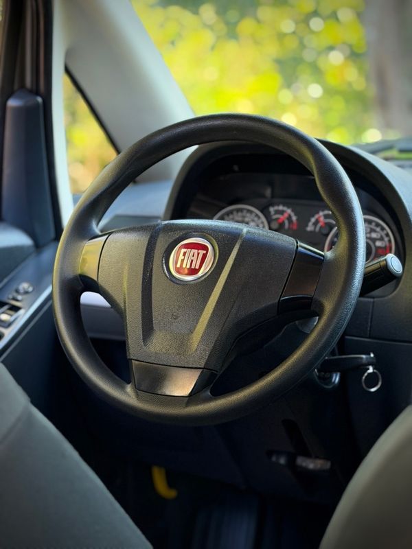 Fiat IDEA ATTRACTIVE 1.4 2011 NEUMANN VEÍCULOS ARROIO DO MEIO / Carros no Vale Fiat IDEA ATTRACTIVE 1.4 2011 NEUMANN VEÍCULOS ARROIO DO MEIO / Carros no Vale
