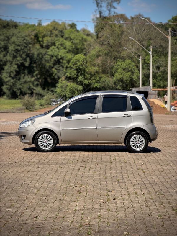 Fiat IDEA ATTRACTIVE 1.4 2011 NEUMANN VEÍCULOS ARROIO DO MEIO / Carros no Vale Fiat IDEA ATTRACTIVE 1.4 2011 NEUMANN VEÍCULOS ARROIO DO MEIO / Carros no Vale