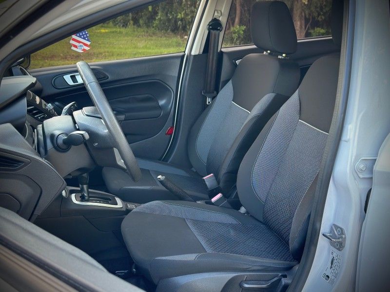 Ford FIESTA SE 1.6 2018 NEUMANN VEÍCULOS ARROIO DO MEIO / Carros no Vale Ford FIESTA SE 1.6 2018 NEUMANN VEÍCULOS ARROIO DO MEIO / Carros no Vale