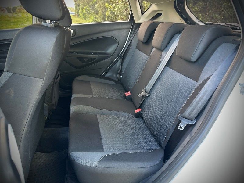 Ford FIESTA SE 1.6 2018 NEUMANN VEÍCULOS ARROIO DO MEIO / Carros no Vale Ford FIESTA SE 1.6 2018 NEUMANN VEÍCULOS ARROIO DO MEIO / Carros no Vale