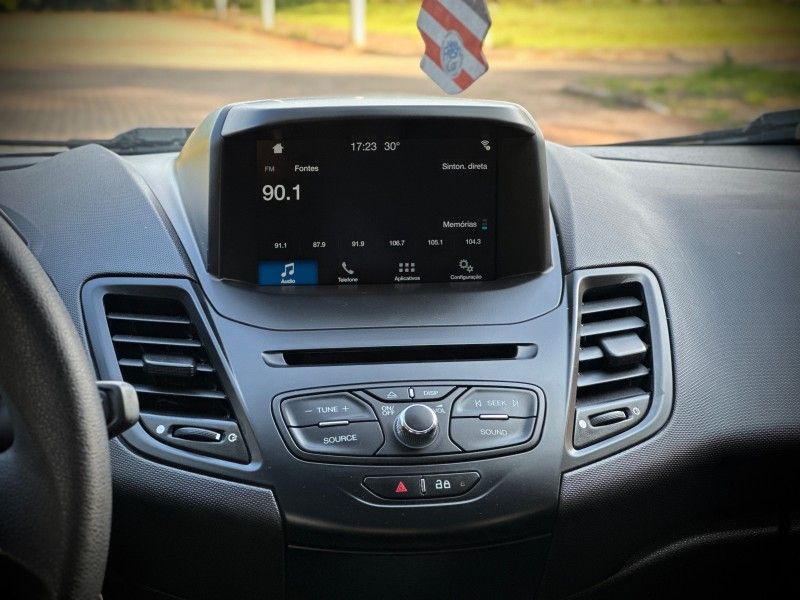 Ford FIESTA SE 1.6 2018 NEUMANN VEÍCULOS ARROIO DO MEIO / Carros no Vale Ford FIESTA SE 1.6 2018 NEUMANN VEÍCULOS ARROIO DO MEIO / Carros no Vale