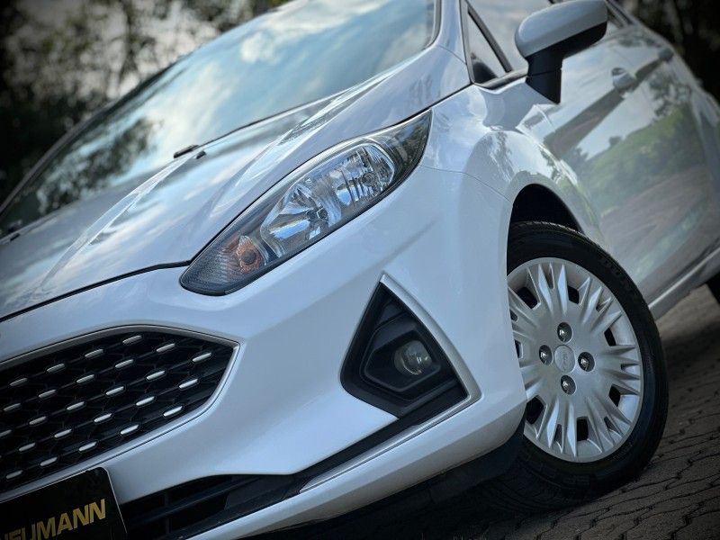 Ford FIESTA SE 1.6 2018 NEUMANN VEÍCULOS ARROIO DO MEIO / Carros no Vale Ford FIESTA SE 1.6 2018 NEUMANN VEÍCULOS ARROIO DO MEIO / Carros no Vale