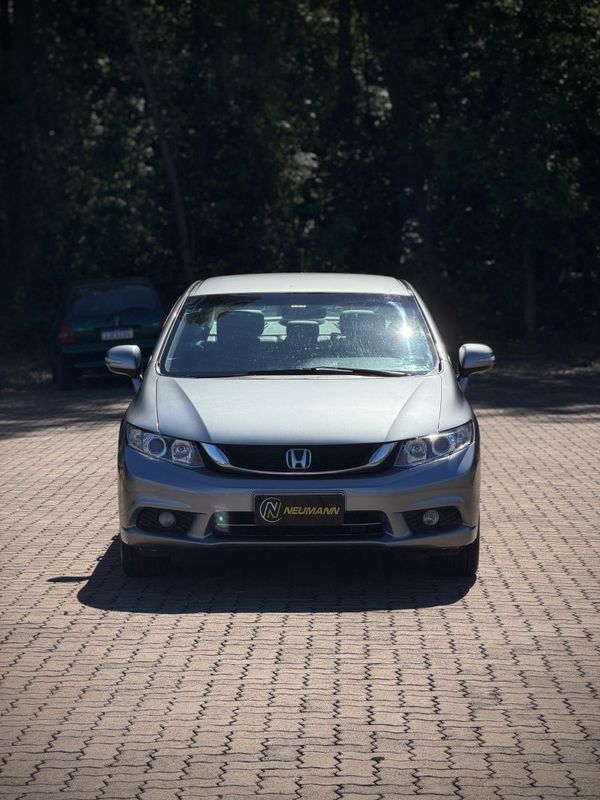 Honda CIVIC SEDAN LXR 2016 NEUMANN VEÍCULOS ARROIO DO MEIO / Carros no Vale Honda CIVIC SEDAN LXR 2016 NEUMANN VEÍCULOS ARROIO DO MEIO / Carros no Vale
