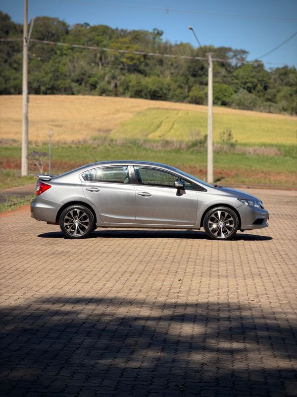 Honda CIVIC SEDAN LXR 2016 NEUMANN VEÍCULOS ARROIO DO MEIO / Carros no Vale Honda CIVIC SEDAN LXR 2016 NEUMANN VEÍCULOS ARROIO DO MEIO / Carros no Vale