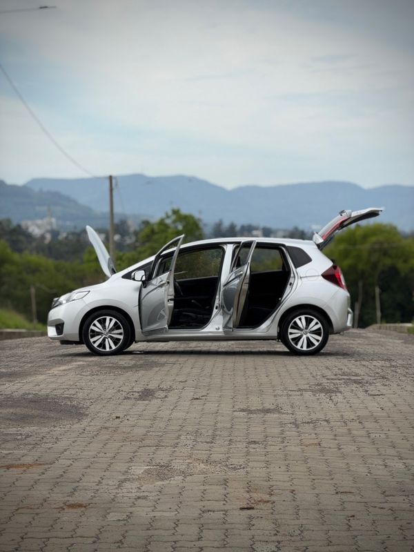 Honda FIT EX 1.5 FLEXTONE CVT 2015 NEUMANN VEÍCULOS ARROIO DO MEIO / Carros no Vale Honda FIT EX 1.5 FLEXTONE CVT 2015 NEUMANN VEÍCULOS ARROIO DO MEIO / Carros no Vale