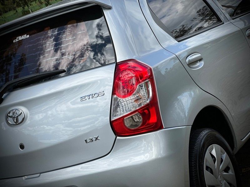 Toyota ETIOS X 1.3 2017 NEUMANN VEÍCULOS ARROIO DO MEIO / Carros no Vale Toyota ETIOS X 1.3 2017 NEUMANN VEÍCULOS ARROIO DO MEIO / Carros no Vale