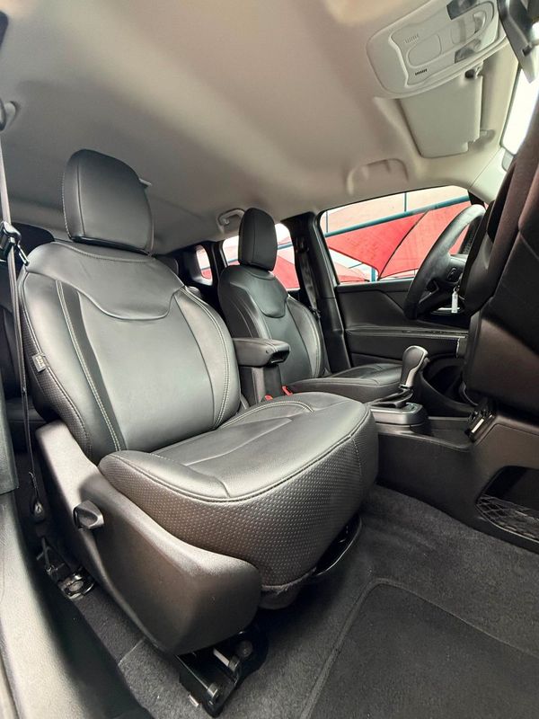 Jeep RENEGADE SPORT T270 1.3 2023 FERREIRA VEÍCULOS VENÂNCIO AIRES / Carros no Vale