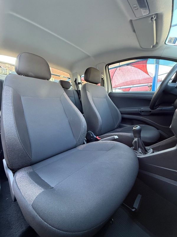 Volkswagen SAVEIRO CD ROBUST 1.6 2025 FERREIRA VEÍCULOS VENÂNCIO AIRES / Carros no Vale
