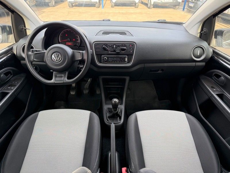 Volkswagen UP TAKE 1.0 2015 FERREIRA VEÍCULOS VENÂNCIO AIRES / Carros no Vale