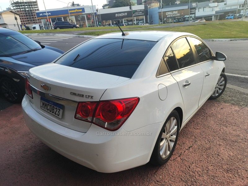 CHEVROLET CRUZE 1.8 LTZ 16V 2014/2014 HUBNER MULTIMARCAS FARROUPILHA / Carros no Vale CHEVROLET CRUZE 1.8 LTZ 16V 2014/2014 HUBNER MULTIMARCAS FARROUPILHA / Carros no Vale